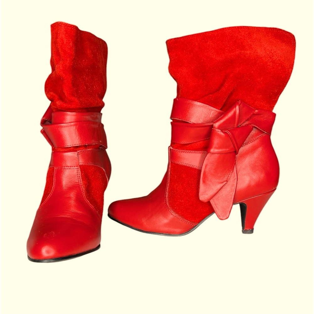 ASSISI RED Leather and suede slouchy booties-great condition